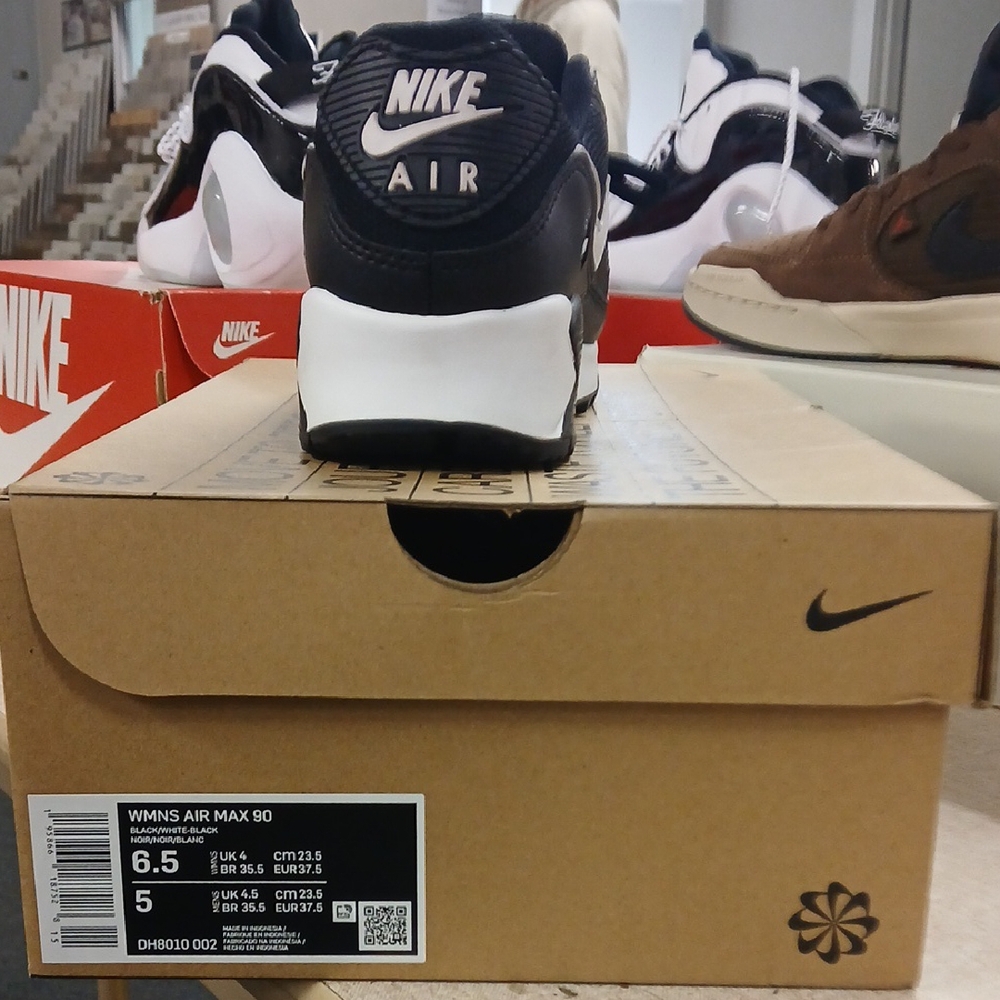 Nike Air Max 90 Women's Sneakers - Black and White